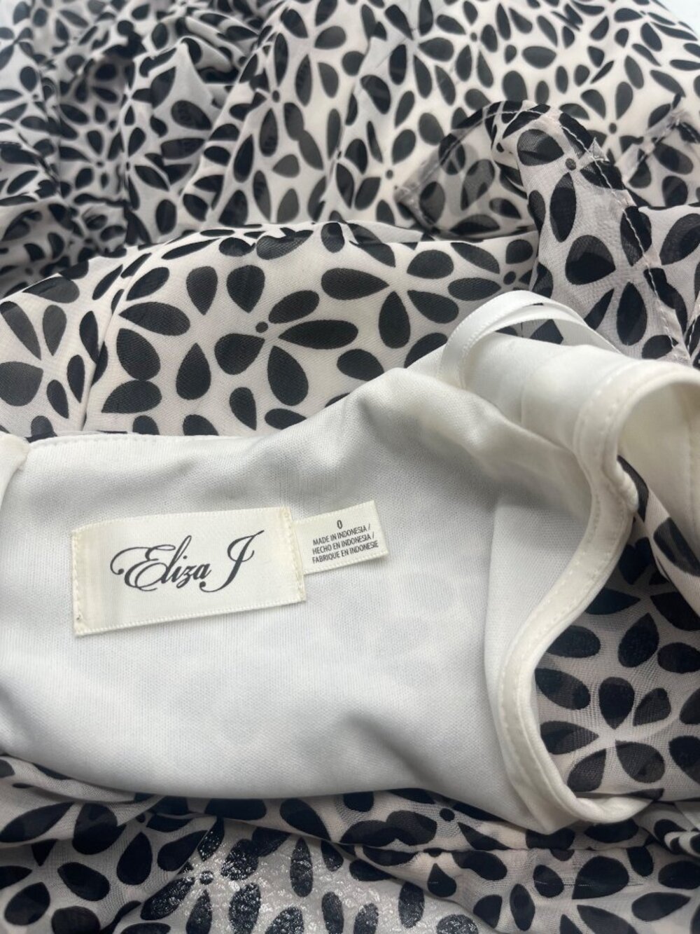 Eliza J. Split Sleeve Faux Wrap Dress, White/Black, Sz. 0 - Picture 7 of 12